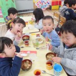 2月１４日（火）ひよこ組　クッキング～煮込みラーメン・フルーツポンチ～