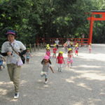 ひかり組・たんぽぽ組　敬老はがき投函・お散歩（下鴨神社）　９月１１日（水）　