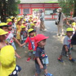 ひかり組・たんぽぽ組　敬老はがき投函・お散歩（下鴨神社）　９月１１日（水）　