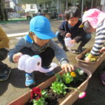 ことり組　２月２８日（金）クッキング・３月５日（木）お花植え