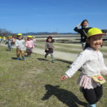 ひかり組・ひよこ組　賀茂川へお散歩　３月１１日