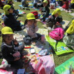 ことり・ひよこ・たんぽぽ組　お散歩遠足　10月２６日（水）